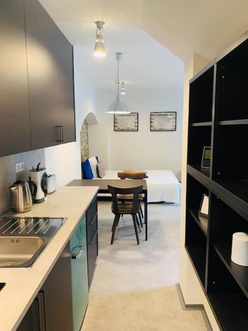 Cozy Friendly Place With Free Parking Прага Екстер'єр фото