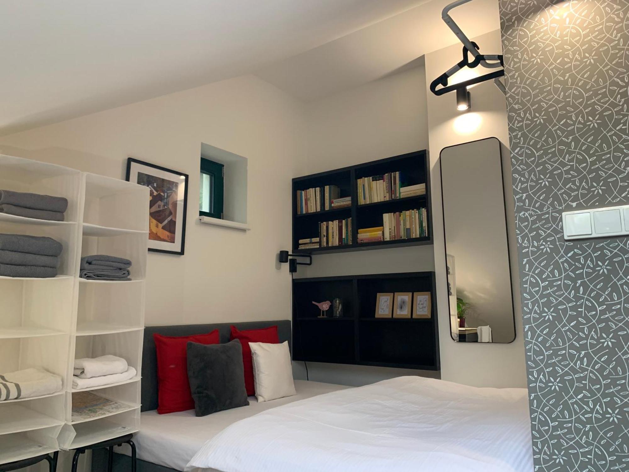 Cozy Friendly Place With Free Parking Прага Екстер'єр фото